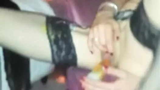 lanet kedi ile favori oyuncak