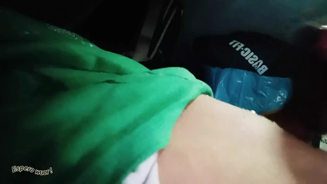 Genç adam mastürbasyon yapıyor