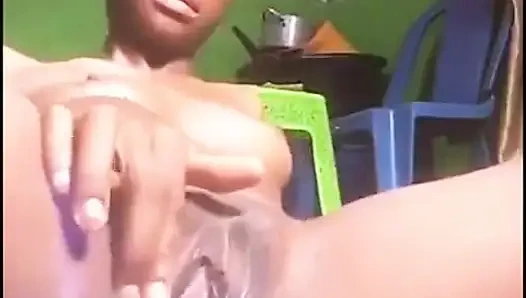 Üvey kız kardeşim xmas gününde anal ve amcığıyla ne yapıyor