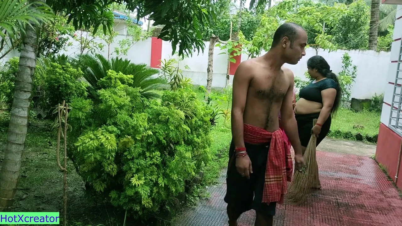 Desi xinh đẹp busty người giúp việc có nóng tình dục!