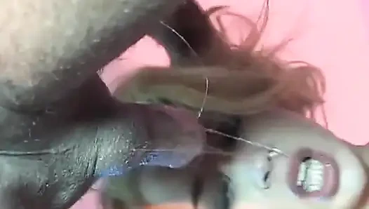 Scopata anale bollente per una bionda in cerca di nuove esperienze sessuali