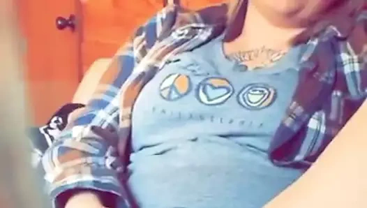 Yapay penis sikme ile ıslak kedi