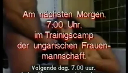 Seksi spor kadınları ve erkekleri sert seks yapıyor!