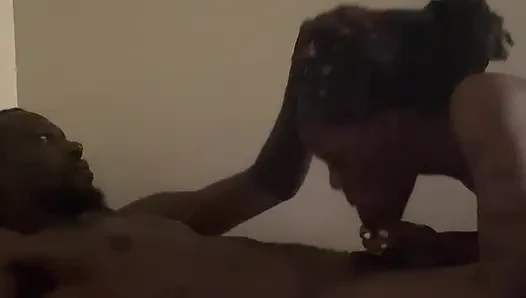 Bir arkadaşım geldi ve iş konuştuk