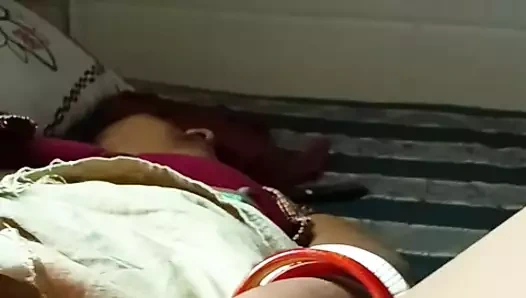 Azgın Hintli evli kadın