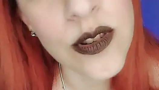 Boynuzlular da Cadılar Bayramı'nı kutlar... Ama metresini memnun etmek fahişelere benziyor!