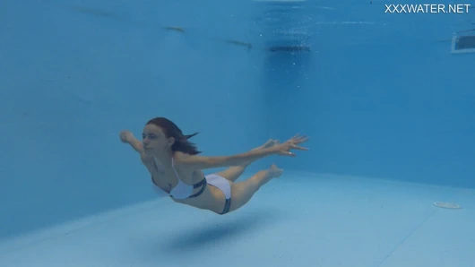 Rüzgarlı hava yüzme havuzu seansı hermione ganger