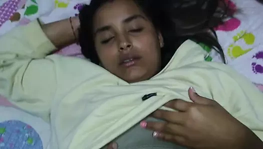 Zengin bir mastürbasyondan sonra üvey kız kardeşimin sürtüğü prezervatifsiz sikiyorum - ingilizce porno