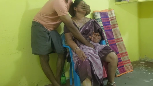 Üvey anne ve üvey oğlu anal seks yapıyor