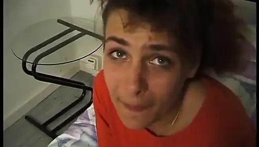 Esmer Vixen sikiliyor ve bakış açısıyla karnına boşalıyor