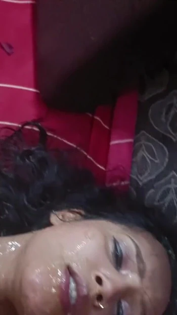 Desi zoya malik komşus un erkek arkadaşıyla sikişiyor | Klip 1