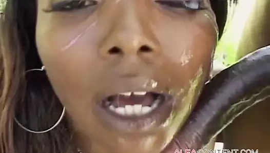 Açık sikme ile siyah genç