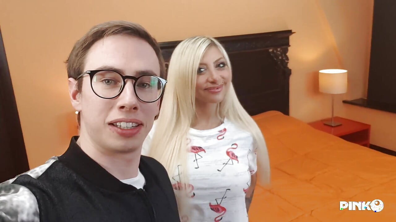 Efsanevi Max Felicitas ile güzel Lisa Amane için ilk porno