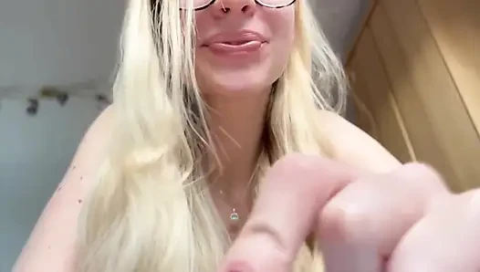 Merhaba cüce dev kadın asmr