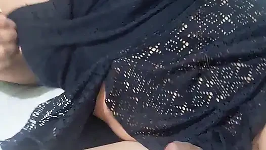 Seksi yeni elbisemle mastürbasyon yapıyorum.
