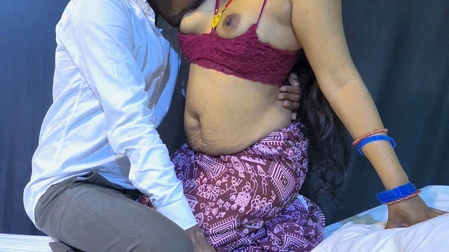 Dever Ji Ki Chudai с ее горячей и красивой дези бхабхи на День Святого Валентина