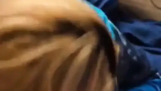 Ateşli, seksi, elle muamele yalama, emme, ıslak saksoya dönüşüyor! Onu inletirken beni izle!