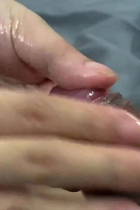 Lingam penis masajı üvey kız kardeş