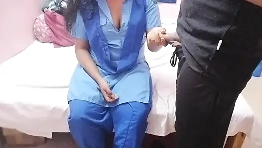 Tombul akrabamı sikiyorumMy Bahbhi'nin sevimli bir üvey kız kardeşi var, kendi evinde yarağımı seviyor