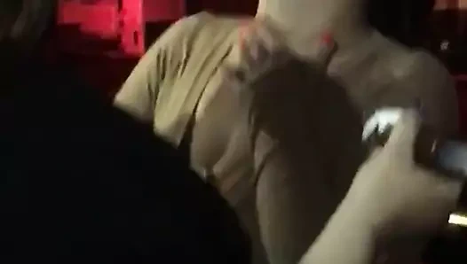 krem için barda kız deepthroats