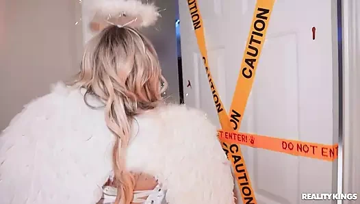 Seksi yurt katında cadılar bayramı partisi - reality kings