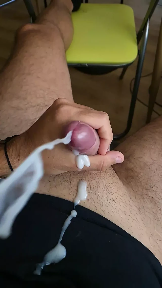 Tişörtüme boşal slo-mo