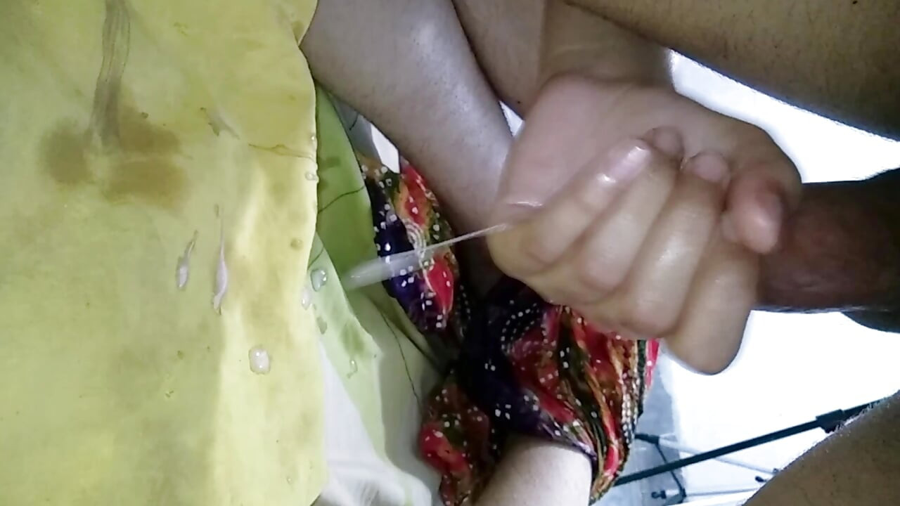 Gerçek evli desi çiftin özel romantik büyük yarak parmaklama dölleme deneyimi