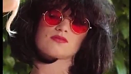 Lea martini köle kız