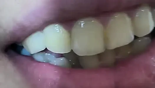 Penisimi amına sokmadan önce Suudi karımın amıyla oynadım