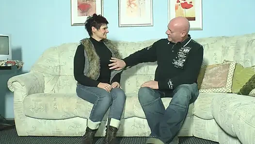 Süper ateşli olgun bayan sert sikiliyor