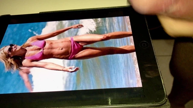 Boşalmak haraç kelly ripa