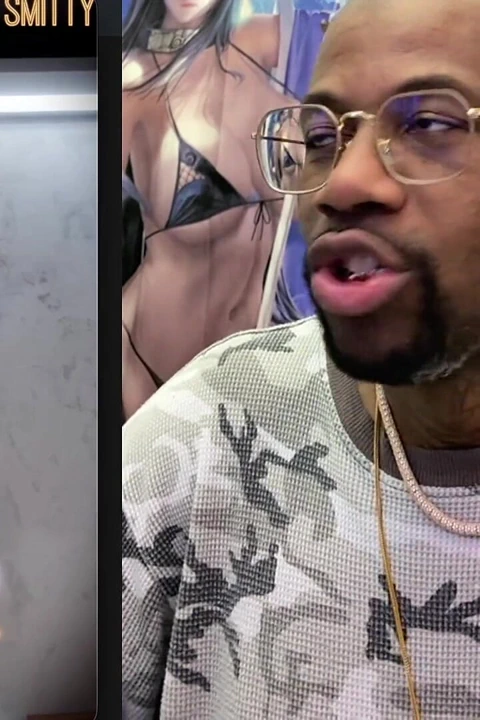 Büyük memeli Helen Parr tombul şişman götünü gösteriyor