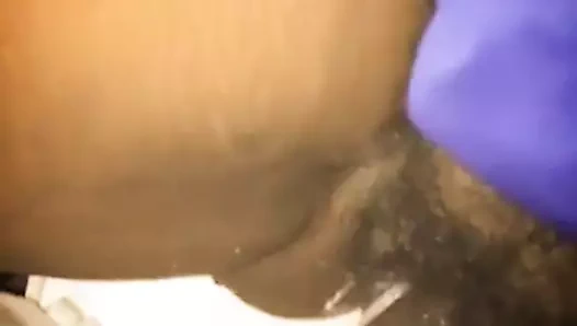 37 yaşında işyerinde banyoda işeme kendini kaydetti