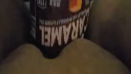 Arkadaş bir şişe sikikleri