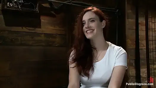 Ateşli 19 yaşındaki sürtük ilk erkek / kız çekimini yapıyor!