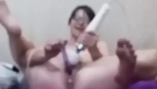 Yemyeşil yapay penis ve hitachi orgazm işkence