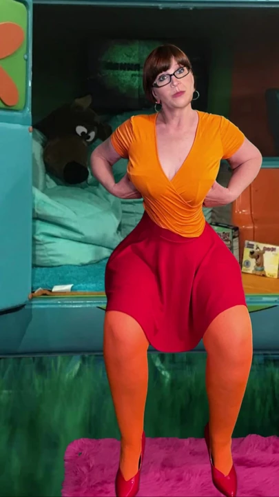 Nine Velma Dinkley'in amını yalıyor ve hızlı sikişiyor carnal derlemesi 62021comp | Klip 3