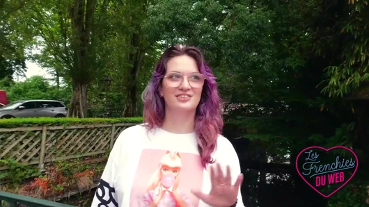 Malicia, bir sürü yaramaz fikirli bir wanton genç minx