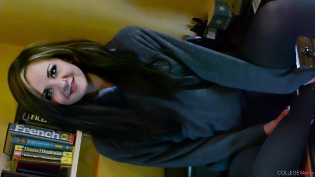 Gri içinde tamsin k