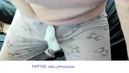MASTÜRBASYON PIJAMA - AMCıĞıNı PIJAMAYLA OVUYOR