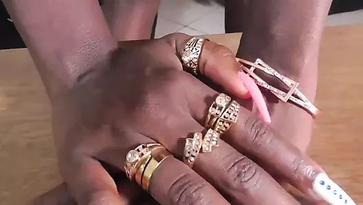 Zenci inci el ve tırnak fetişi