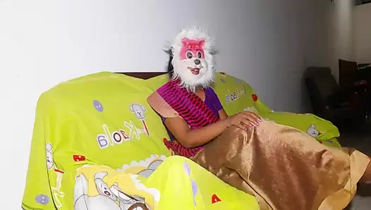 sri lankalı bir öğretmenin çıplak vücudunu görüyorum