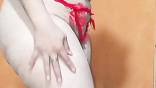 Dev götüme krem uyguluyorum