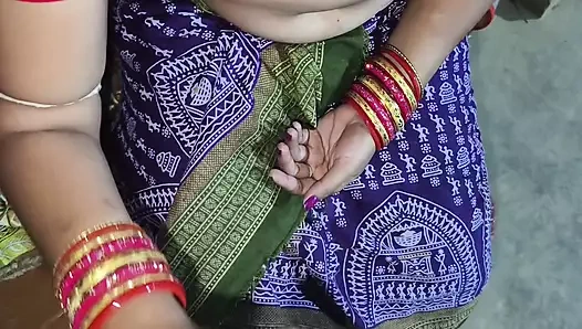 Üvey erkek kardeşimin karısı büyük yarağımla sikişiyor, kırmızı bluz büyük göğüs basını