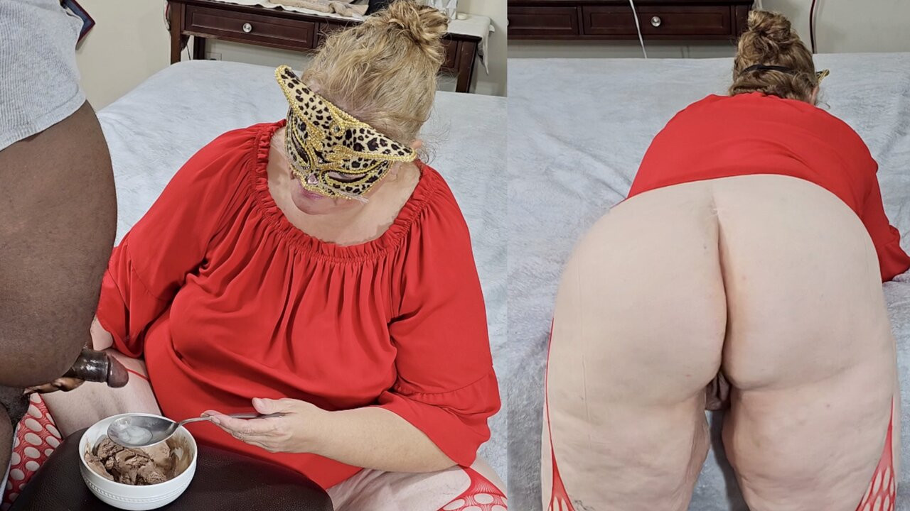 Şişman kedi ile azgın büyük göt sarışın pawg milf karısı yiyor & buz üzerinde boşalmak (yemek üzerinde mastürbasyon) büyükanne ssbbw fındık