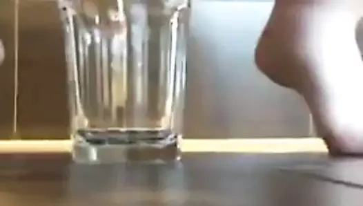 Dino moci eş pissing 2