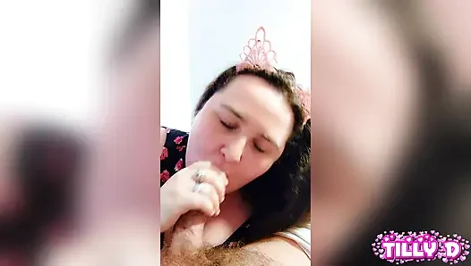 Kitty sütünü istiyor "sakso ve boşalma"