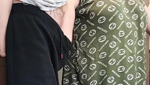 Mastürbasyon yaptıktan ve sakso çektikten sonra üvey annenin ağzına boşalma