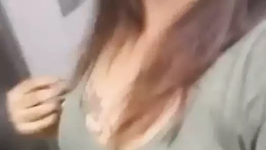 Seksi kız selfie çekiyor 28.mp4