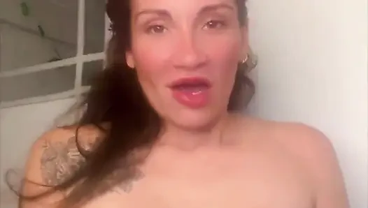 31 talimatı dilime ve göğüslerime boşalıyorum. milfangelqueen Arjantin